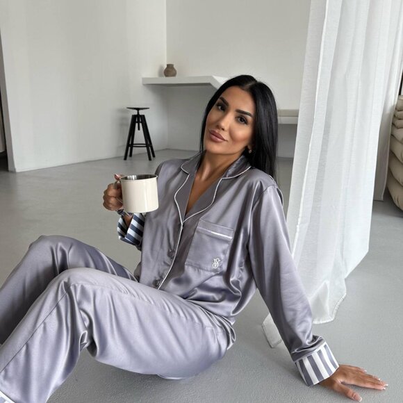 ✨ Luxury Satin Pajama Set – Soft, Stylish & Simply Irresistible ✨S - XL - Picture 1 of 10